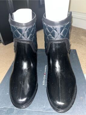 Tommy Hilfiger Black Quilted Cuff Rain Ankle Boots Women